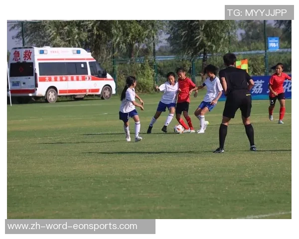 足球运动员入场时为何选择携带小孩共同走入赛场的深层意义解析